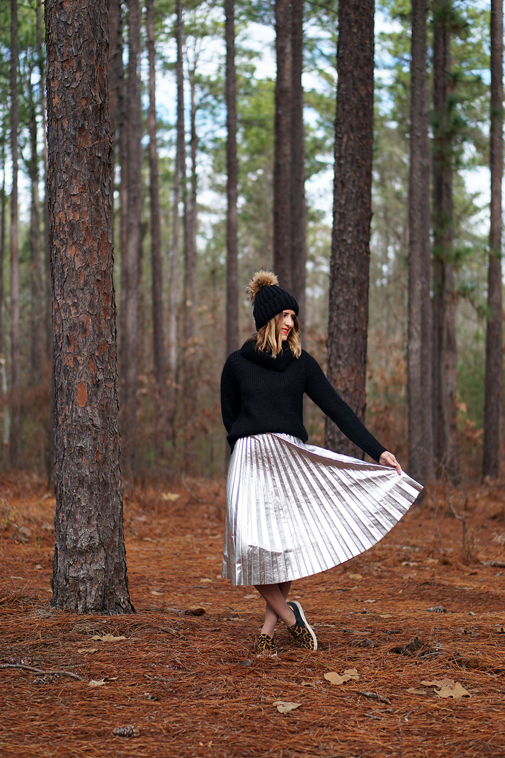 How to wear top silver pleated skirt